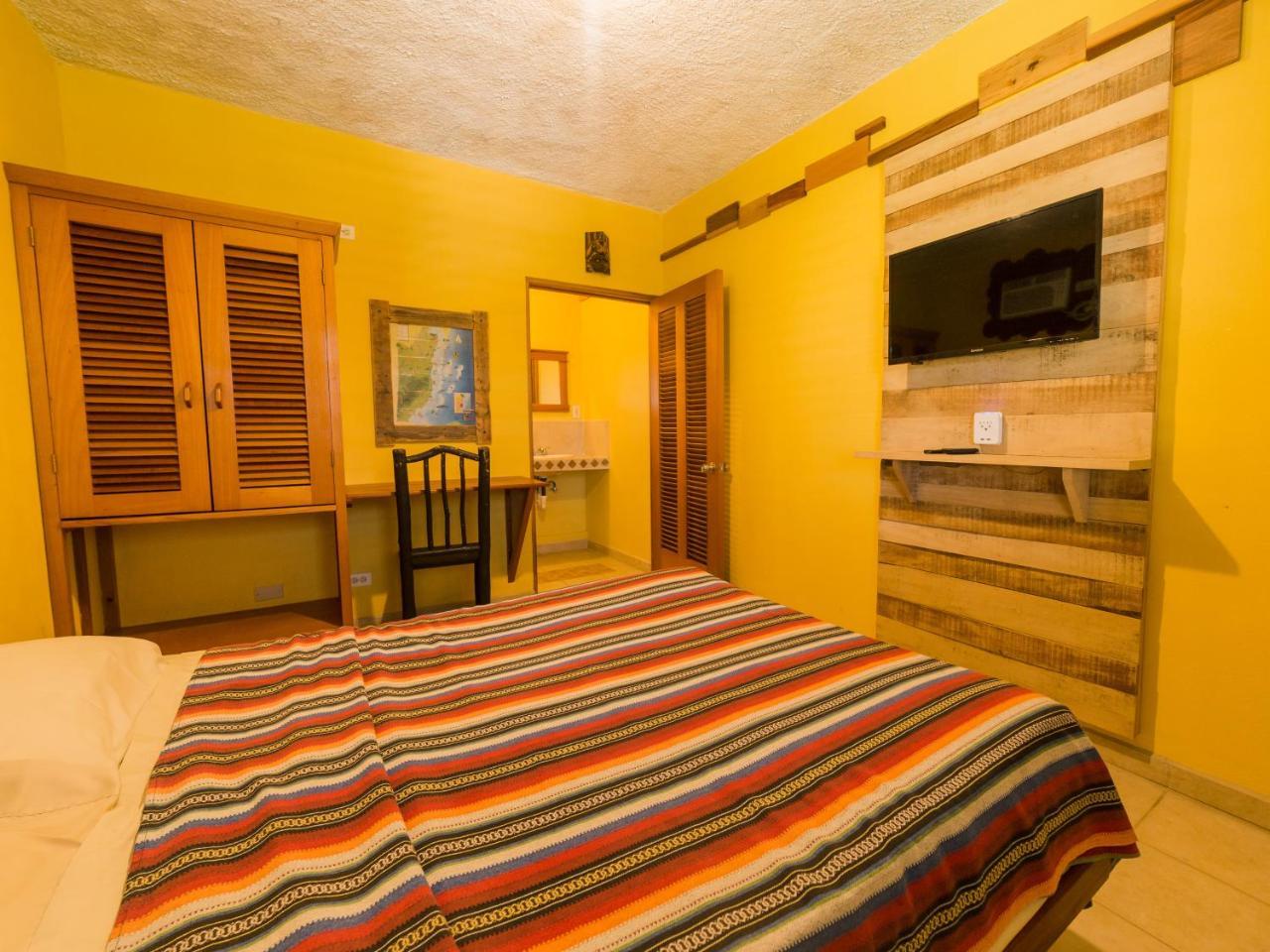 A Piece Of Ground Hostel Punta Gorda Kültér fotó
