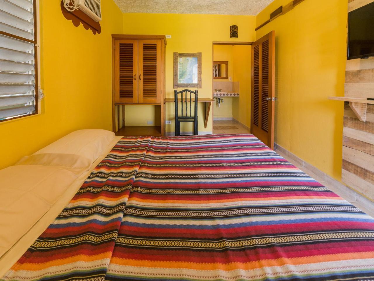 A Piece Of Ground Hostel Punta Gorda Kültér fotó