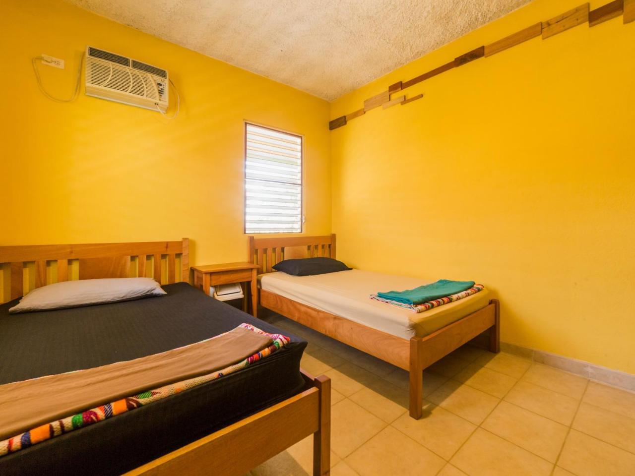 A Piece Of Ground Hostel Punta Gorda Kültér fotó