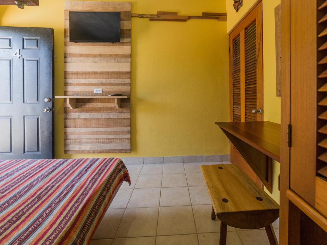 A Piece Of Ground Hostel Punta Gorda Kültér fotó